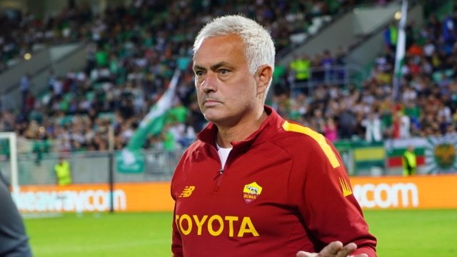 Наставникът на Рома Жозе Моуриньо загуби за първи път в