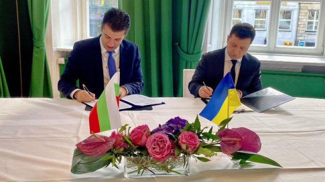 Министър председателят Кирил Петков разговаря с премиера на Обединеното кралство Борис