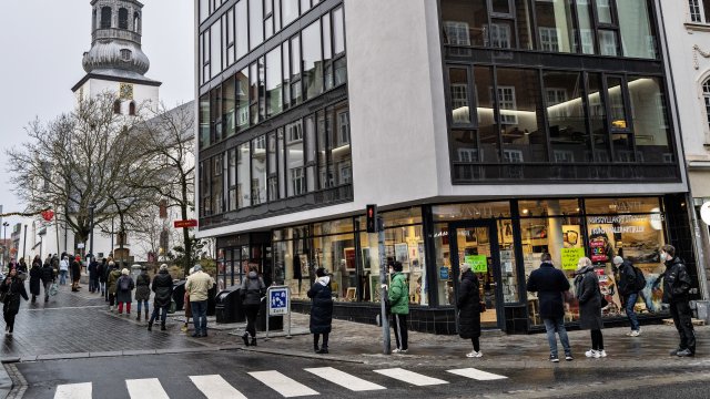 С цел ограничаване на разпространението на коронавирусната инфекция считано от