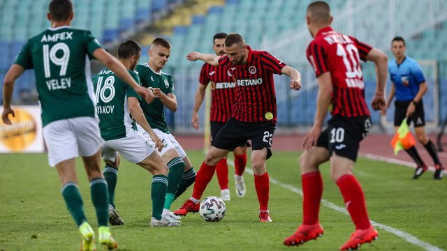 С гол на Димитър Митков отборът на Локомотив София победи