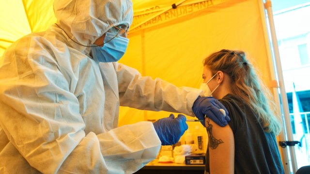 От понеделник 20 декември всички български граждани и лица със