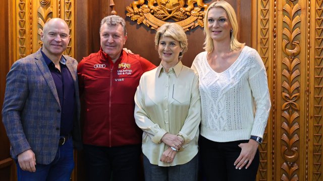 Министърът на младежта и спорта Весела Лечева участва в откриването