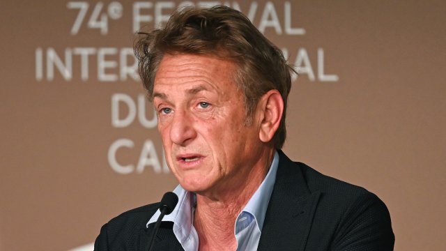 Холивудският актьор и режисьор Шон Пен е в Украйна където