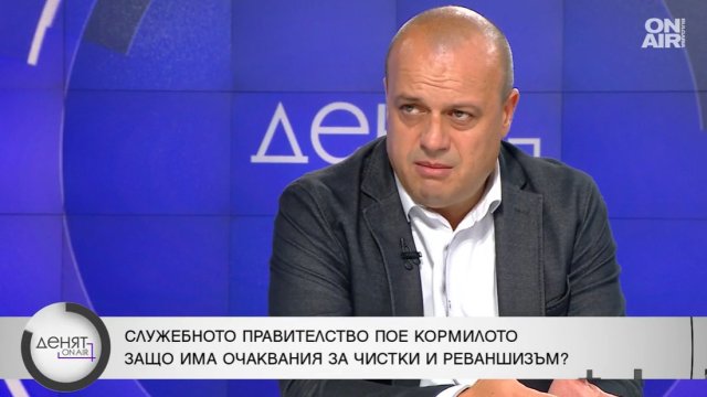 Очакват ли в БСП още тежки удари от Радев Защо започва