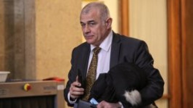 Правителството обсъжда увеличение на пенсиите от 1 юли с 21