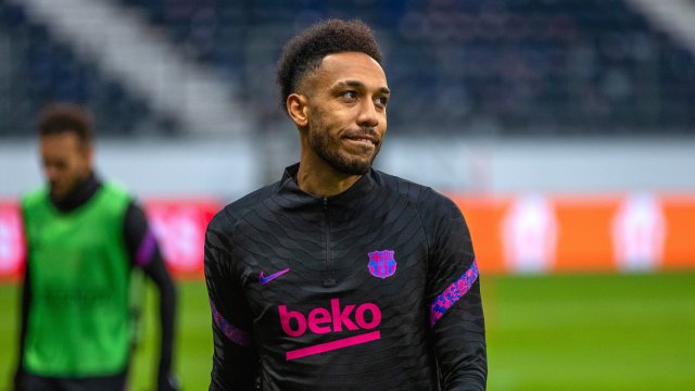 Нападателят на Барселона Пиер Емерик Обамеянг е бил бит при обир