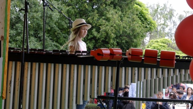 Деца забавляваха деца на Първия международен Kids Fest в Ню Бояна