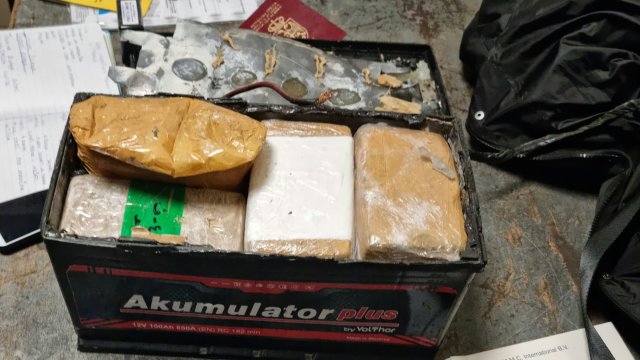 Митничари откриха близо 5,7 кг хероин, укрит в акумулатор