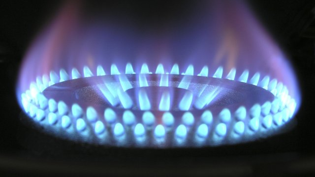 От януари природният газ ще поскъпне с повече от прогнозираните