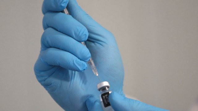 Медиите цитират различни национални експерти които коментират надигането на четвъртата