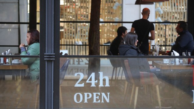 Тази нощ РЗИ полиция и Агенцията по храните тръгват на