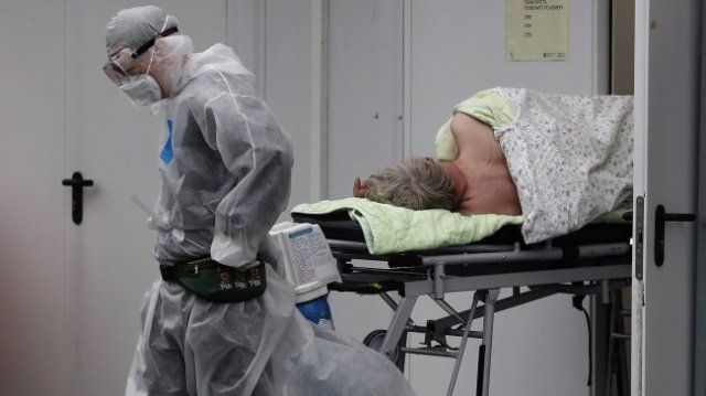 11 главни лекари на болници лекуващи пациенти от коронавирус включително