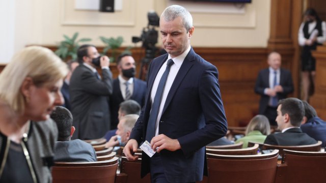 Към Република Северна Македония трябва да се подхожда с методите