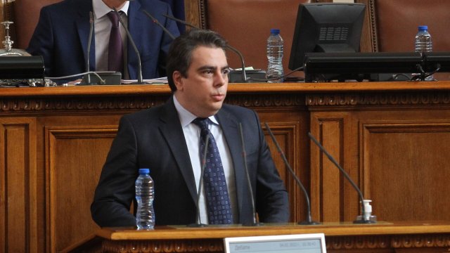 България не предвижда да затваря топлоелектрически централи заради Плана за