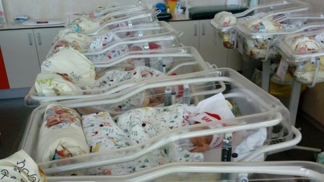 Новата година в Университетска акушеро гинекологична болница Майчин дом започна с двойна