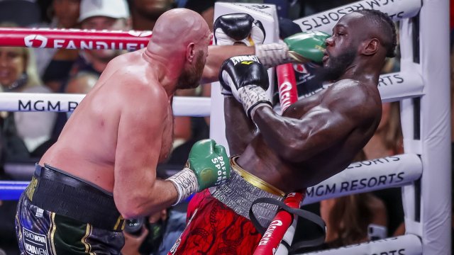 Бившият световен шампион нa WBC в тежка категория Дионтей