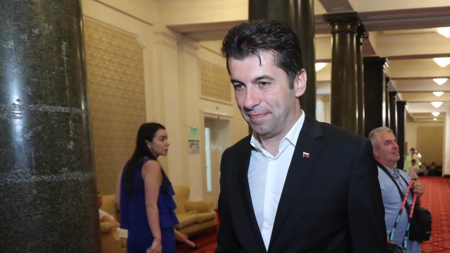 Кирил Петков: От дисциплината зависи колко дълго ще продължи правителството