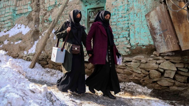Най малко 157 души са загинали през суровата зима в Афганистан