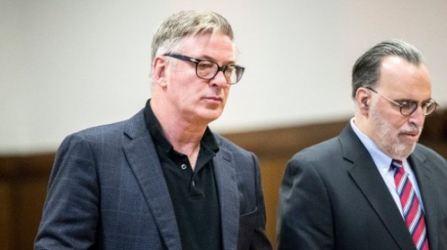 Американският актьор Алек Болдуин даде едночасово интервю за телевизионния канал