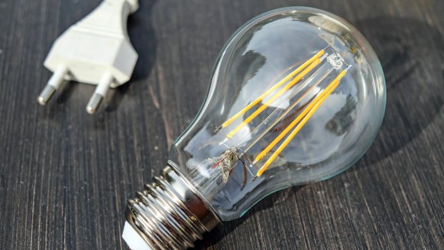 Обединеното кралство планира организирани прекъсвания на електрозахранването в промишлеността и дори