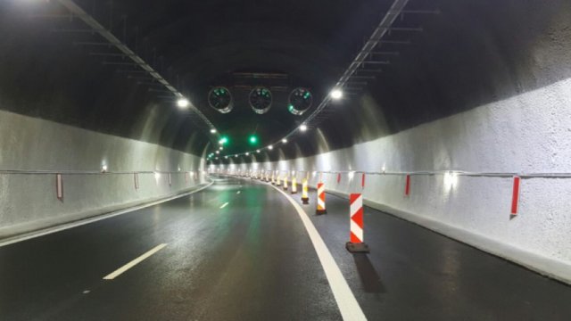 Ограничават движението в тунел 