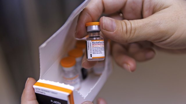 Очаква се днес да пристигнат около 42 000 дози ваксини за