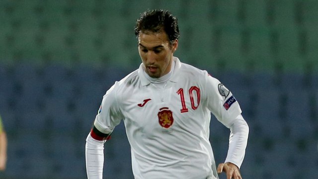 Левски подписа договор с полузащитника Ивелин Попов Юношата на клуба