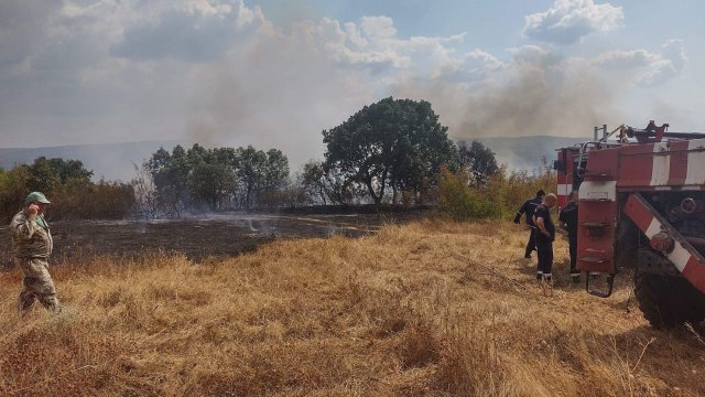 Два от големите пожари в Хасковско вече са загасени Огънят