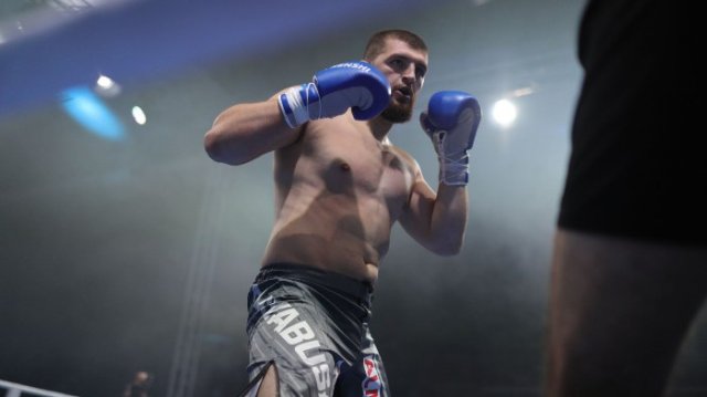 Предпоследният изцяло чуждестранен мач от бойната галавечер SENSHI 10 противопостави