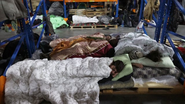 Освен това той предупреди че ако Полша спре движението на