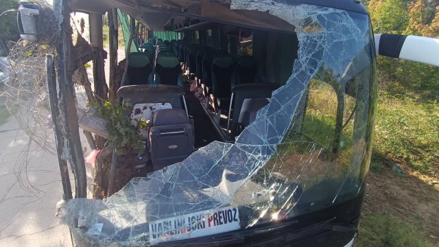 Ескортът с пострадали от сръбски автобус на автомагистрала "Тракия" тръгна
