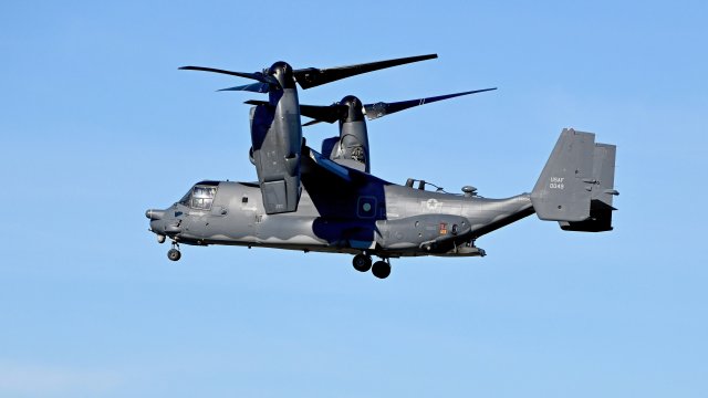 Американски военен самолет с петима морски пехотинци на борда падна