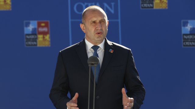 Не мога да коментирам въпроса с изгонените руски дипломати не