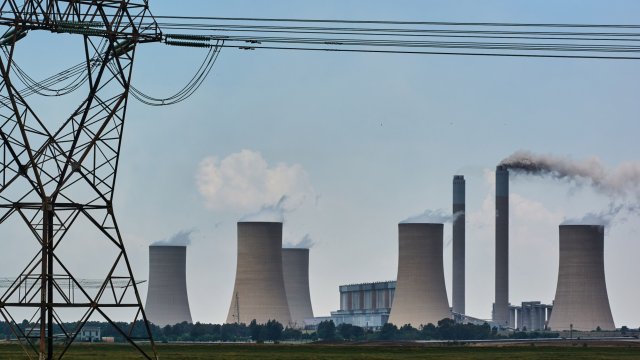 Най евтин остава токът в Полша пише БНР По данни на Електроенергийния