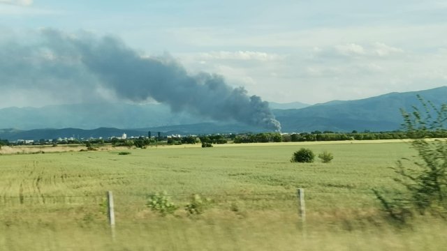 Пожар е възникнал днес следобед в бивша база за вторични