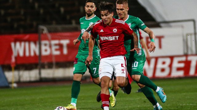 ЦСКА удари с 1 0 Берое на Армията и записа трудна