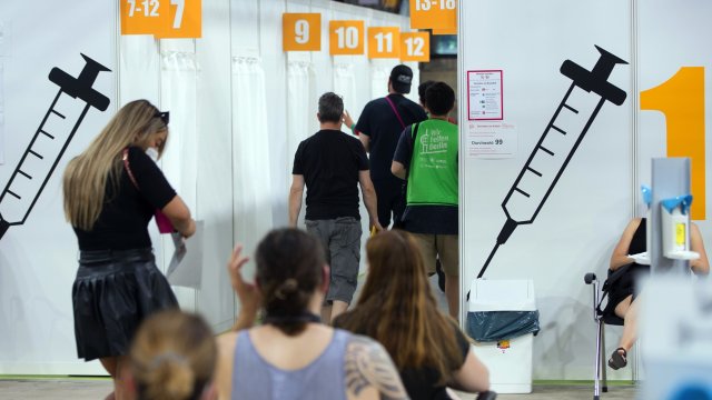 Все по чести са случаите на ваксинирани хора които се разболяват