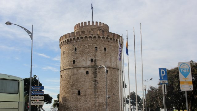 Студенти предимно млади хора участват в демонстрацията в Солун срещу