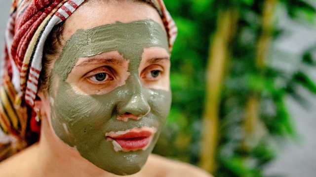 КраставицаКраставицата е отлично средство за хидратация на кожата  Тя е богата на витамини