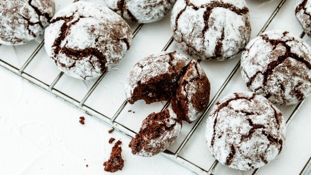 Необходими продукти 1 4 ч ч меко масло2 3 ч ч кафява захар1 голямо яйце120