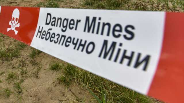 В деокупирана територия на Харковска област линейка е попаднала на