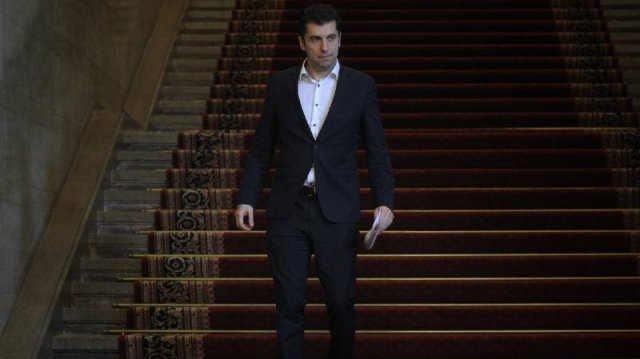 Министър председателят Кирил Петков ще инспектира днес изграждането на междусистемната газова връзка