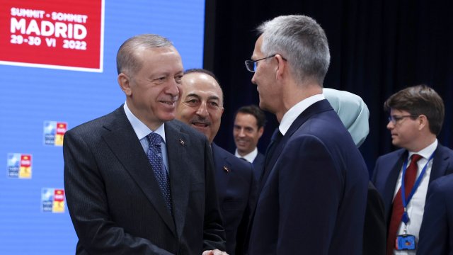 Процесът за приемането в НАТО на Швеция и Финландия ще