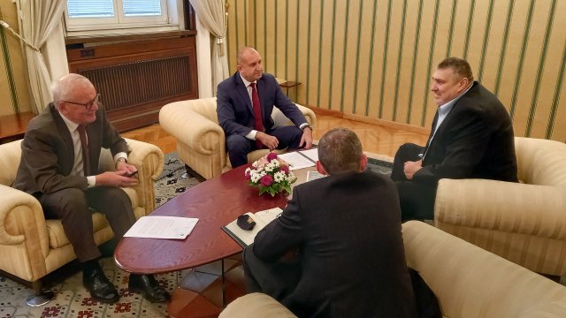 Държавният глава Румен Радев се срещна днес на Дондуков 2