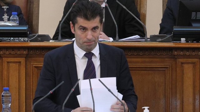 Депутатите наложиха мораториум върху поскъпването на тока и парното Предложението за