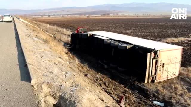 ТИР се обърна на магистрала Струма край Долна Диканя Инцидентът е