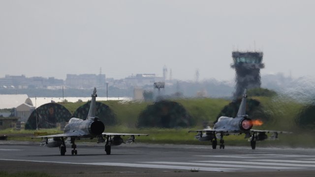 Китай използва военните си учения в близост до Тайван за