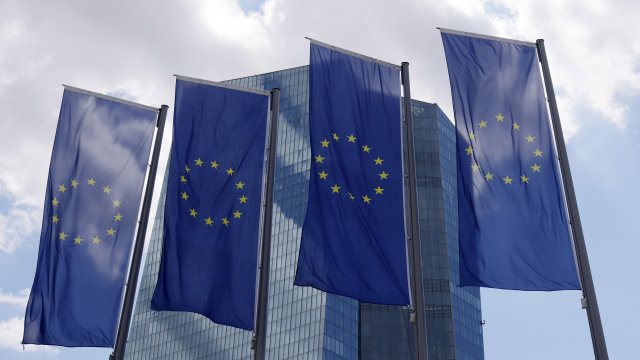 Европейският съюз подписа споразумение с разкъсваната от война Украйна за