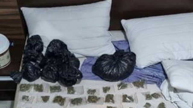Столични полицаи иззеха над килограм наркотици Полицейските действия са предприети