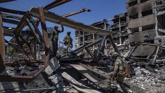 За пълното възстановяване на Мариупол чиито квартали бяха сериозно засегнати
